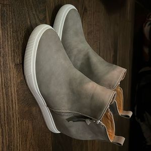 hightop boots